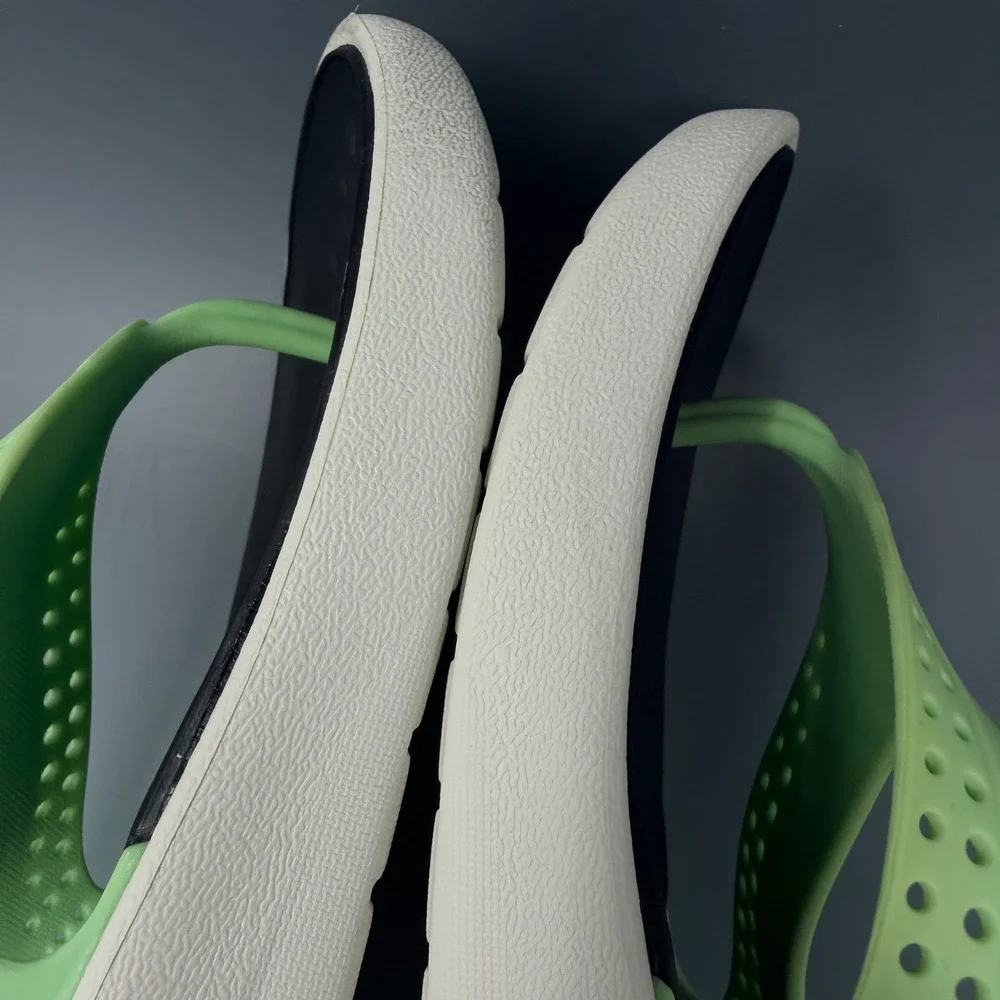 Crocs LiteRide Flip Flops Mens 10 Womens 12 Lime Green 205182 Sandals